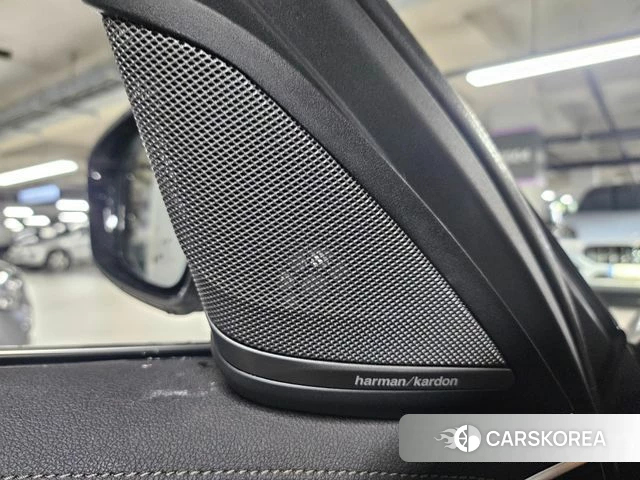 BMW 5 Series (G30) 2022 Белый из Кореи, фото 2