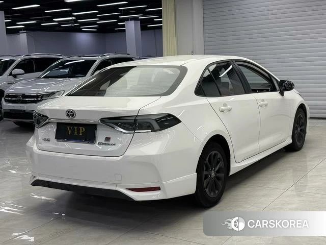Toyota Corolla 2022 Белый из Китая, фото 2