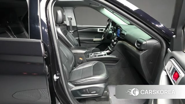 Ford Explorer 6th Generation 2021 Черный из Кореи, фото 2