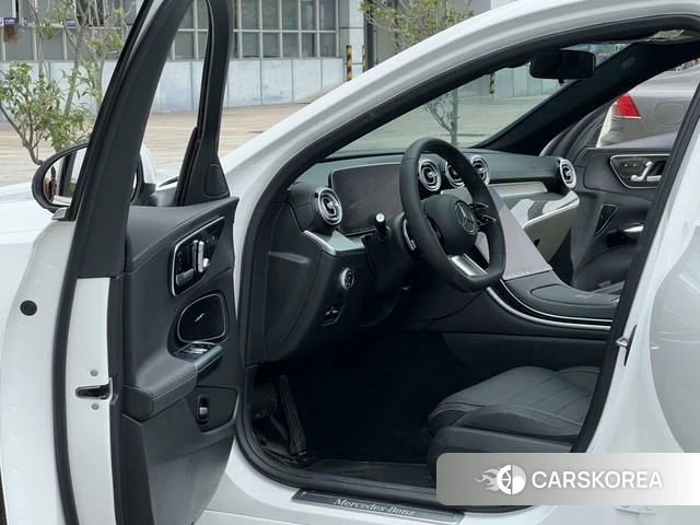 Mercedes-Benz Class C 2025 Белый из Китая, фото 2