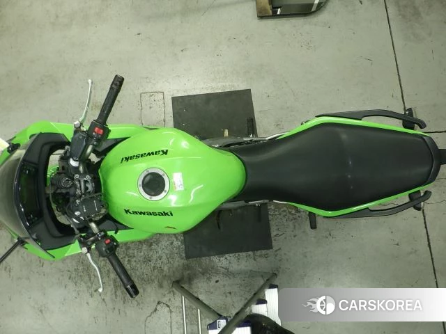 Проданный Kawasaki NINJA 400R 2011 из Японии, фото 2