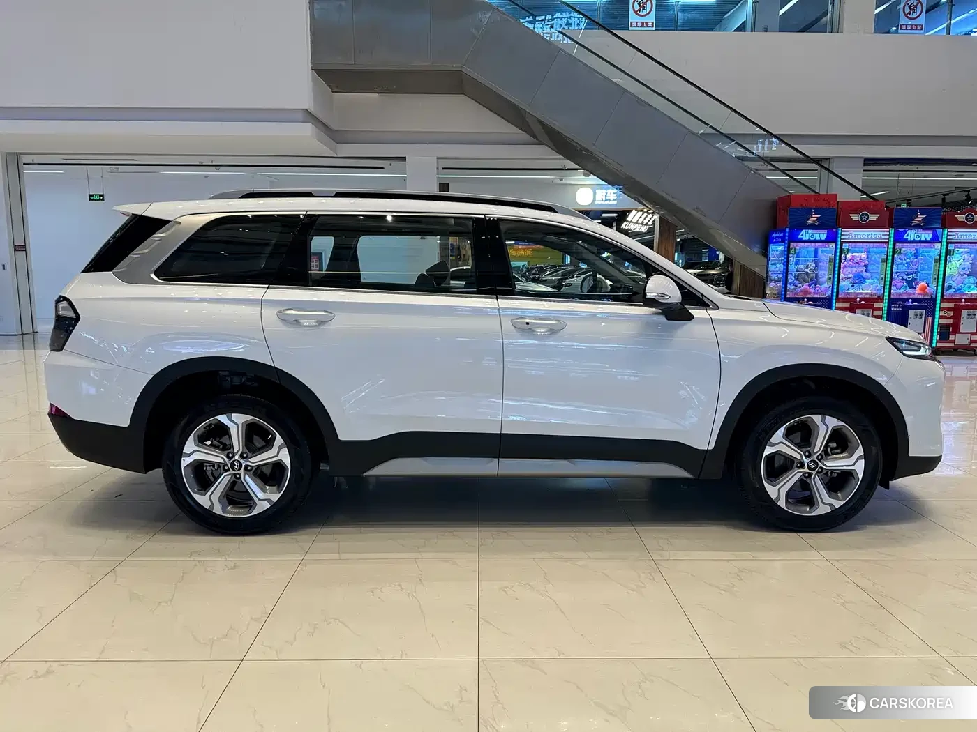 Hyundai Santa Fe 2023 Белый из Китая, фото 2