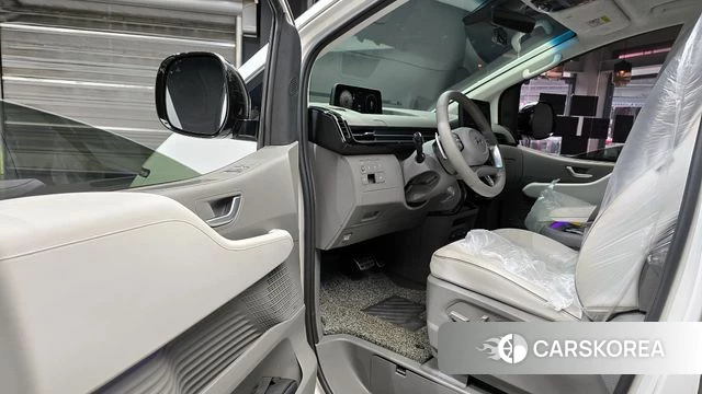 Hyundai Staria 2024 Белый из Кореи, фото 2