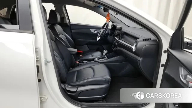 Kia The New K3 2nd generation 2021 Белый из Кореи, фото 2