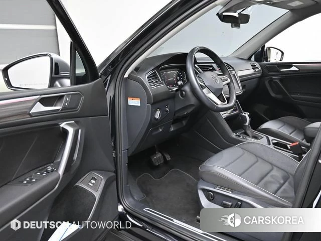 Volkswagen Tiguan Allspace 2024 Черный из Кореи, фото 2
