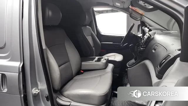 Hyundai The New Grand Starex 2019 Серебристо-серый из Кореи, фото 2