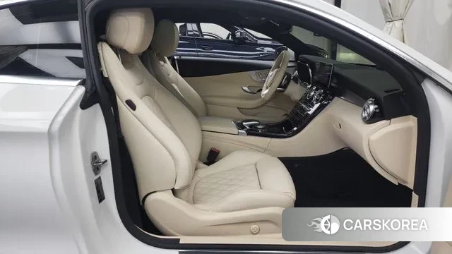 Mercedes-Benz C-Class W205 2020 Белый из Кореи, фото 2