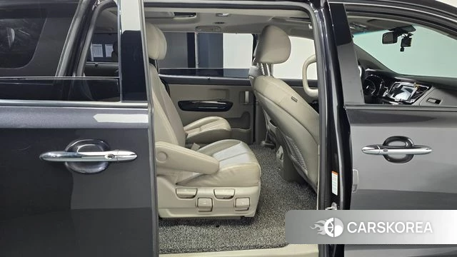 Kia The New Carnival 2018 Серый из Кореи, фото 2