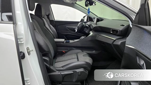 Peugeot 3008 second generation 2018 Белый из Кореи, фото 2