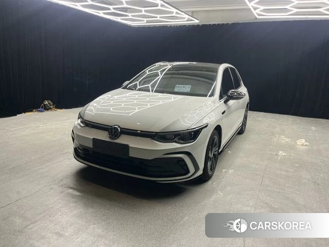 Volkswagen Golf 2023 Белый из Китая, фото 2