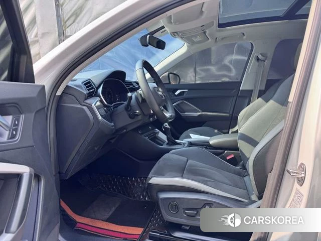Audi Q3 2023 Белый из Китая, фото 2