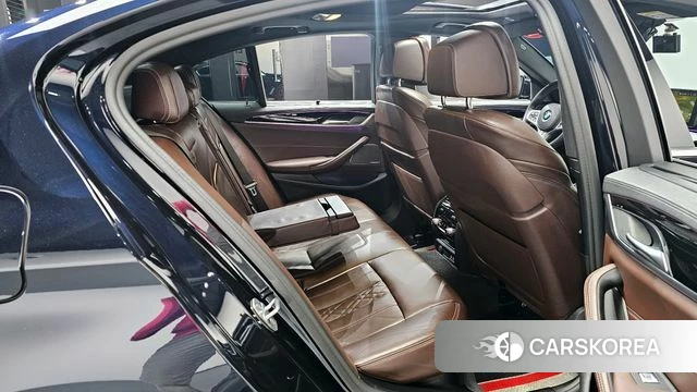 BMW 5 Series (G30) 2022 Черный из Кореи, фото 2