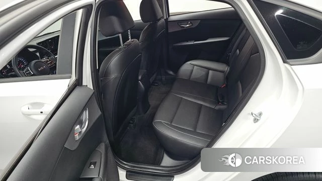 Kia The New K3 2nd generation 2022 Белый из Кореи, фото 2