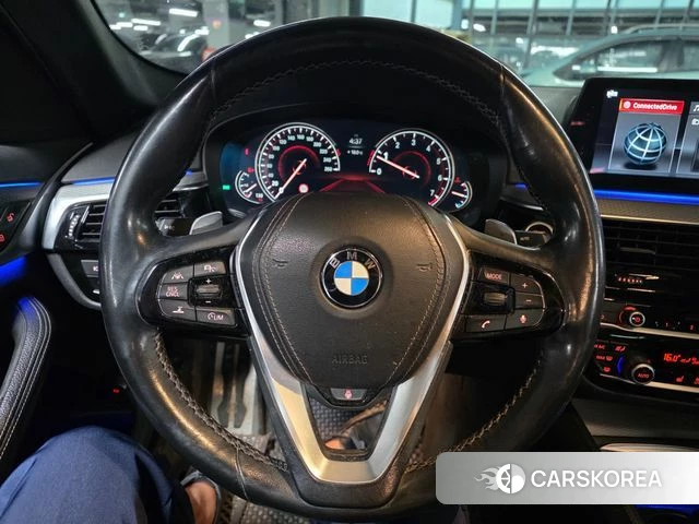 BMW 5 Series (G30) 2018 Синий из Кореи, фото 2