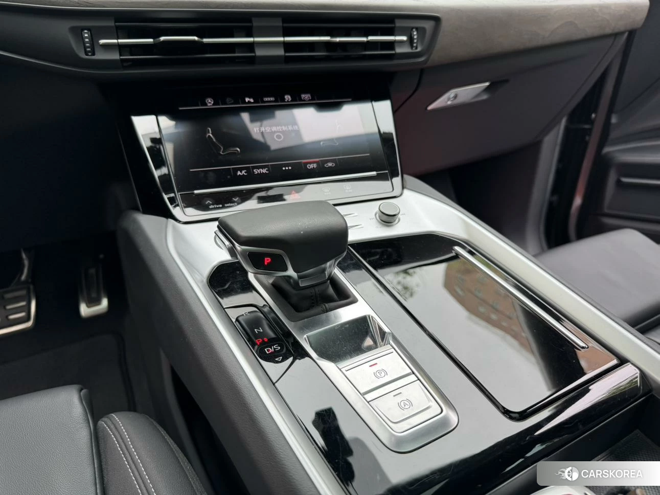 Audi Q6 2022 Темно-серый из Китая, фото 2