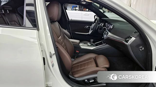 BMW 3 Series (G20) 2019 Белый из Кореи, фото 2