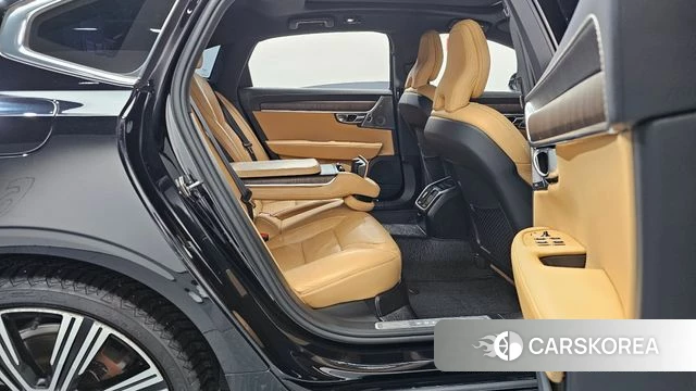 Volvo S90 2022 Черный из Кореи, фото 2