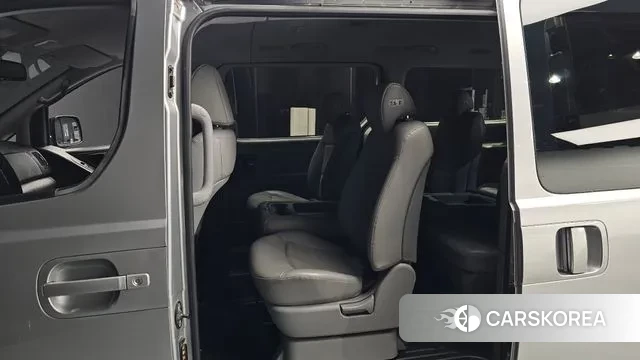 Hyundai The New Grand Starex 2019 Серебристо-серый из Кореи, фото 2