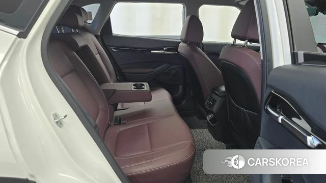 Kia Seltos 2022 Белый из Кореи, фото 2