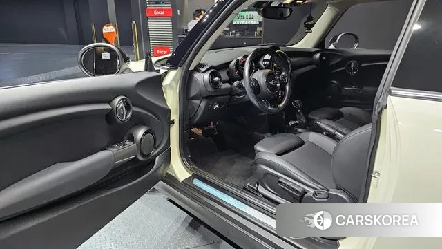 Mini Cooper 2019 Жемчужный цвет из Кореи, фото 2