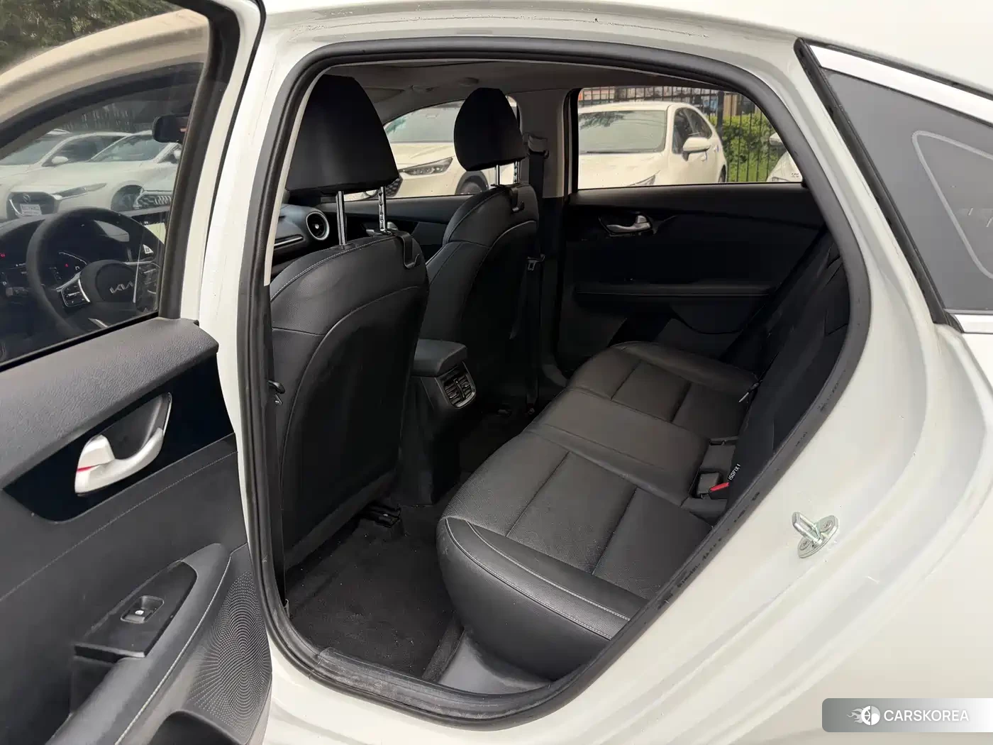 Kia K3 2022 Белый из Китая, фото 2
