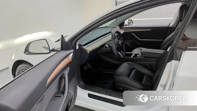 Tesla Model 3 2022 Белый из Кореи, фото 2