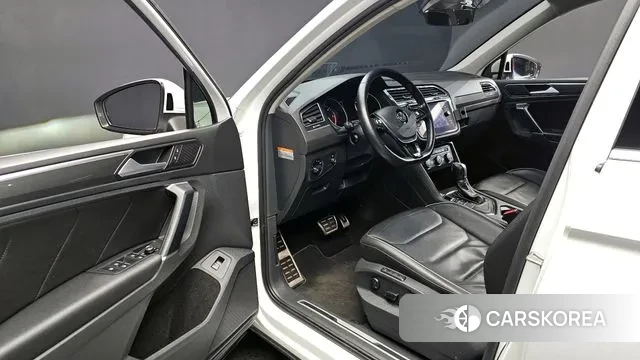 Volkswagen Tiguan second Generation 2018 Белый из Кореи, фото 2