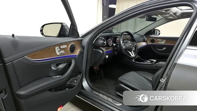 Mercedes-Benz E-Class W213 2020 Серый из Кореи, фото 2