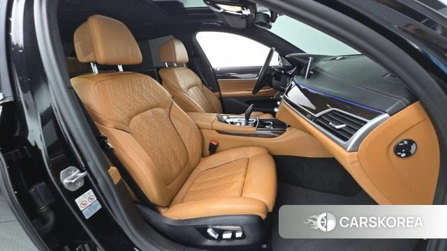 BMW 7 Series (G11) 2022 Черный из Кореи, фото 2