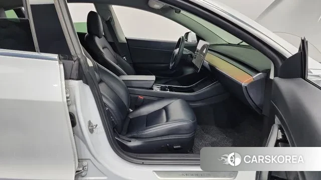 Tesla Model 3 2020 Белый из Кореи, фото 2