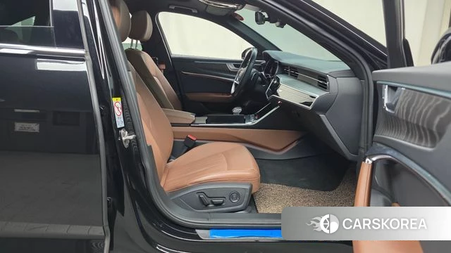 Audi A6 (C8) 2023 Черный из Кореи, фото 2