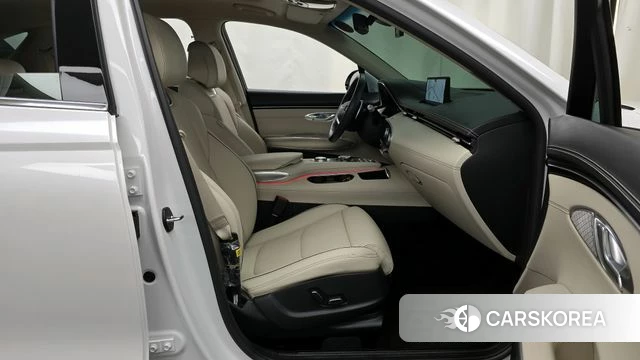 Genesis GV70 2023 Белый из Кореи, фото 2