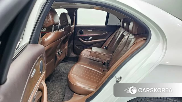 Mercedes-Benz E-Class W213 2019 Белый из Кореи, фото 2
