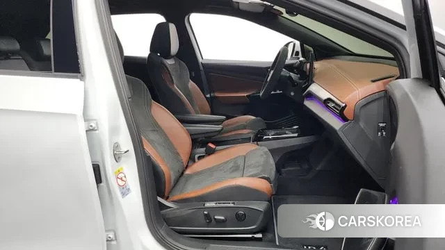 Volkswagen ID.4 2022 Белый из Кореи, фото 2