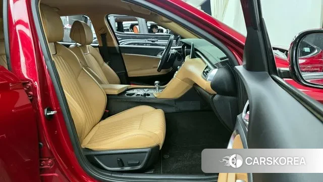 Genesis The New G70 2021 Красный из Кореи, фото 2