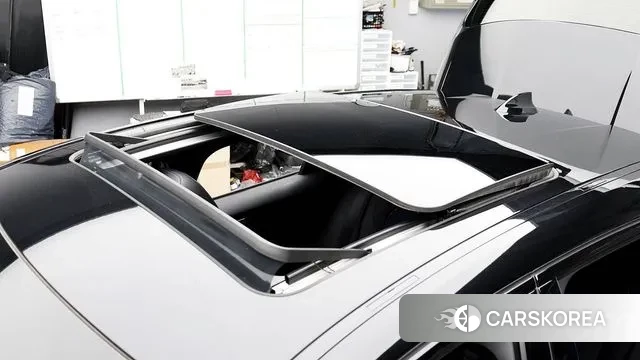 BMW 1 Series (F40) 2023 Черный из Кореи, фото 2