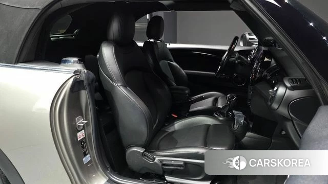 Mini Cooper Convertible 2019 Песочный из Кореи, фото 2