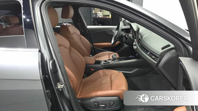 Audi A4 (B9) 2023 Серый из Кореи, фото 2
