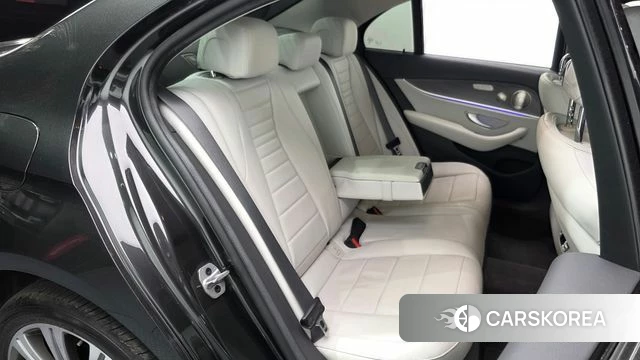 Mercedes-Benz E-Class W213 2022 Серый из Кореи, фото 2