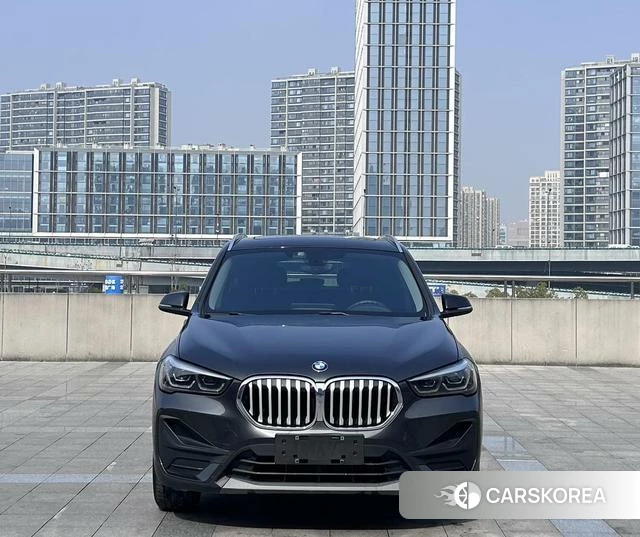 BMW X1 2021 Темно-серый из Китая, фото 2