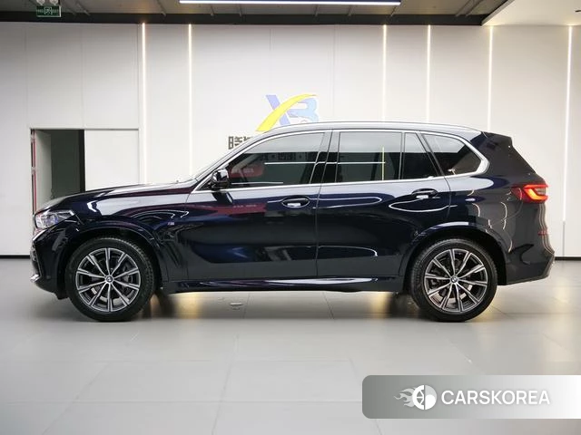 BMW X5 (imported) 2021 Черный из Китая, фото 2