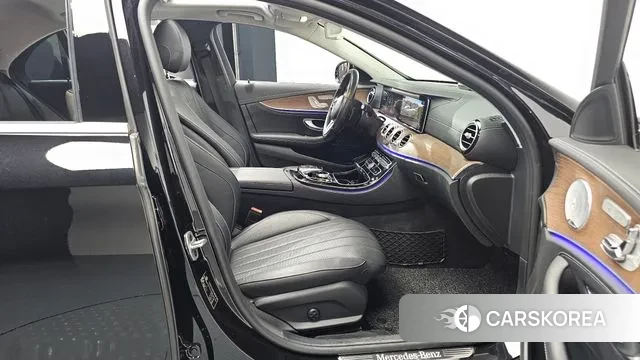 Mercedes-Benz E-Class W213 2020 Черный из Кореи, фото 2