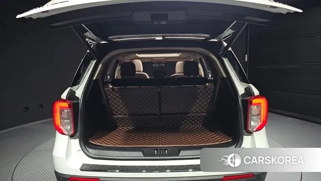 Ford Explorer 6th Generation 2021 Белый из Кореи, фото 2