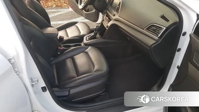 Hyundai Avante AD 2018 Белый из Кореи, фото 2