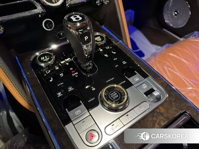 Bentley Flying Spur 3rd Generation 2021 Белый из Кореи, фото 2