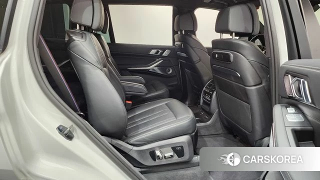 BMW X7 (G07) 2025 Белый из Кореи, фото 2