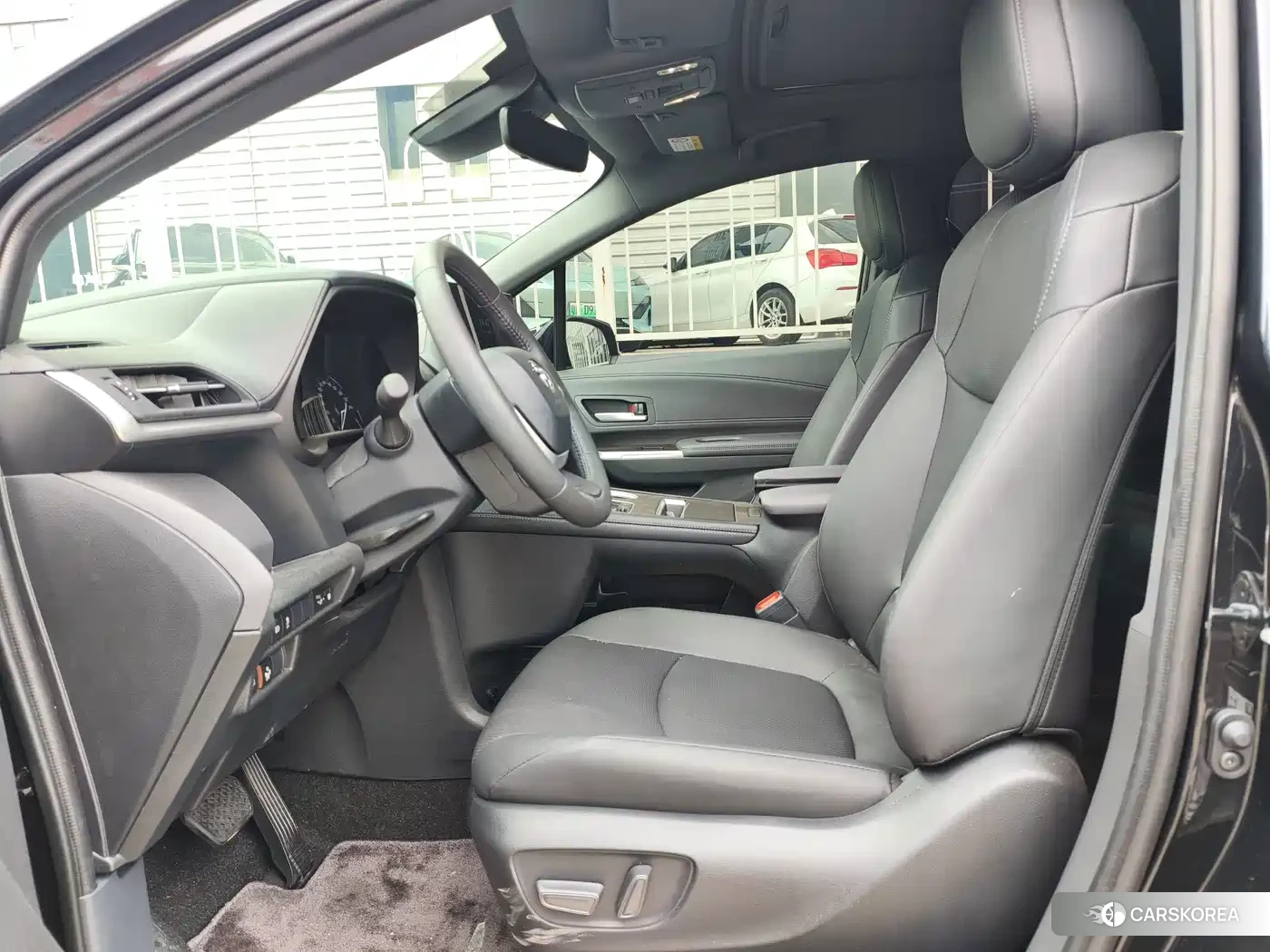 Toyota Sienna 2026 Черный из Китая, фото 2