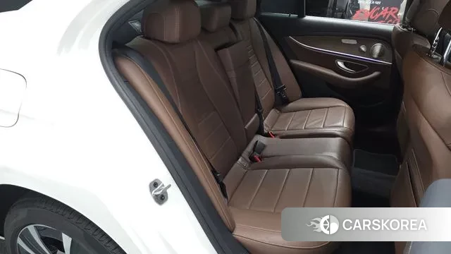 Mercedes-Benz E-Class W213 2021 Белый из Кореи, фото 2