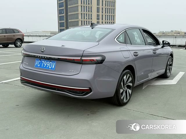 Volkswagen Passat 2026 Фиолетовый из Китая, фото 2