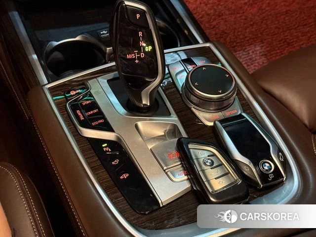 BMW 7 Series (G11) 2020 Черный из Кореи, фото 2